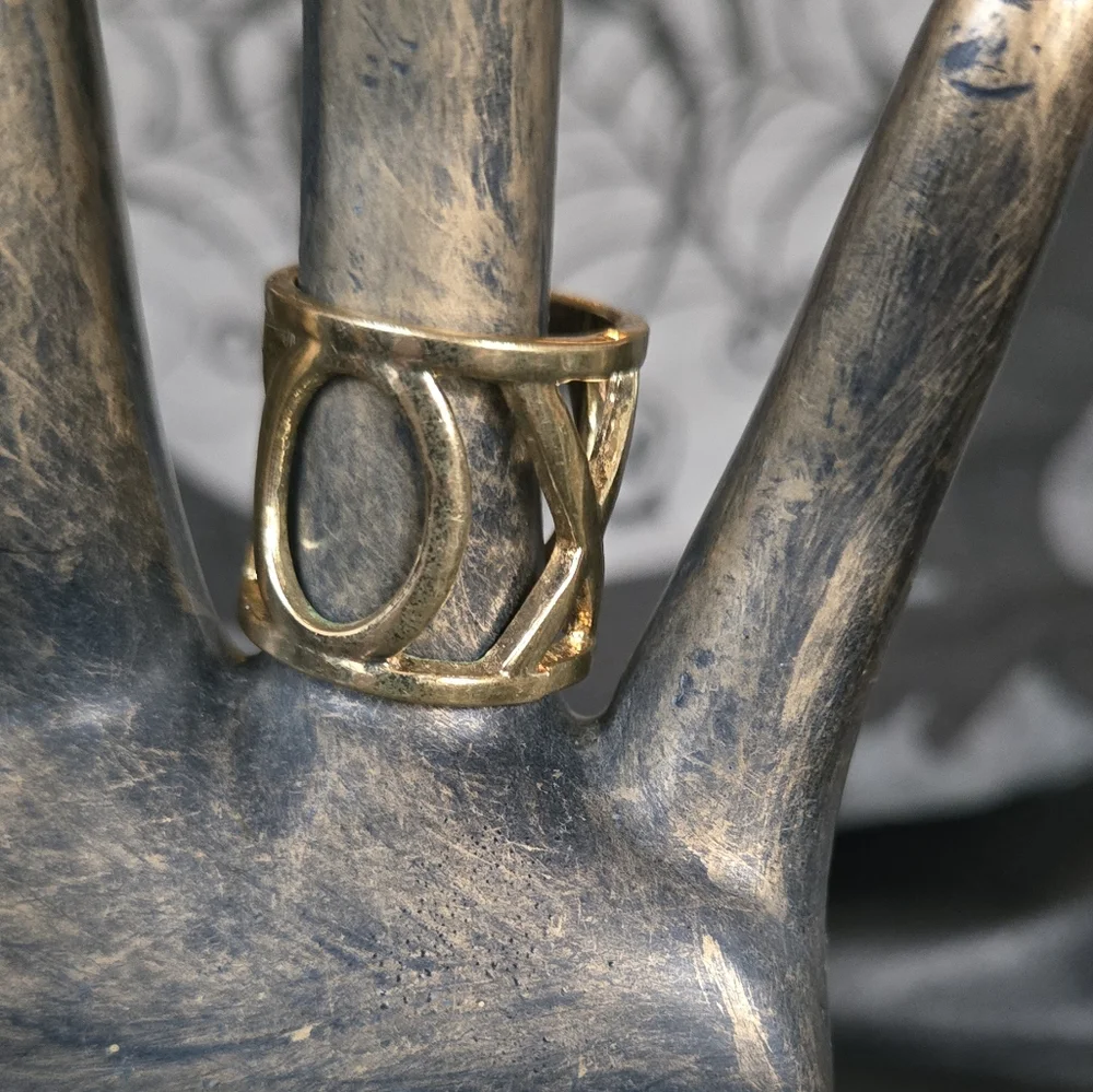 XO Gold Plated Ring Sz7.75 - Picture 2 of 10